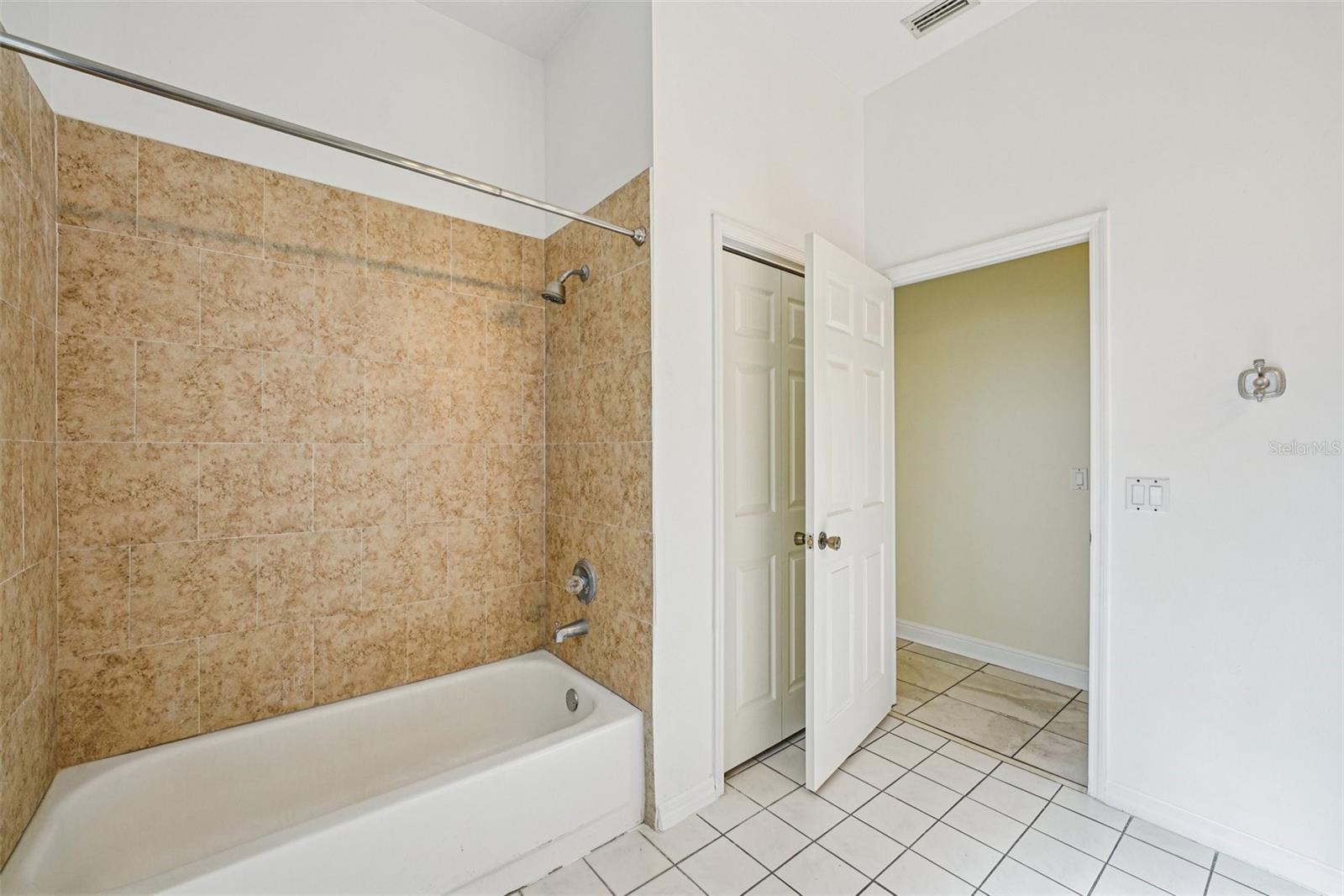 Image 45 of 68 For 918 Academy Drive