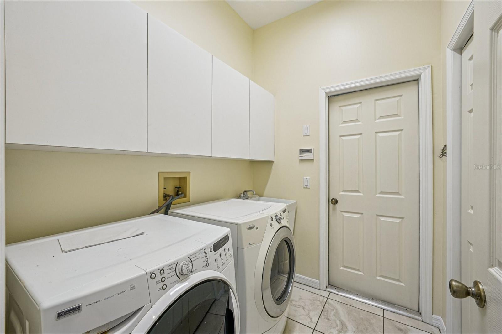 Image 53 of 68 For 918 Academy Drive