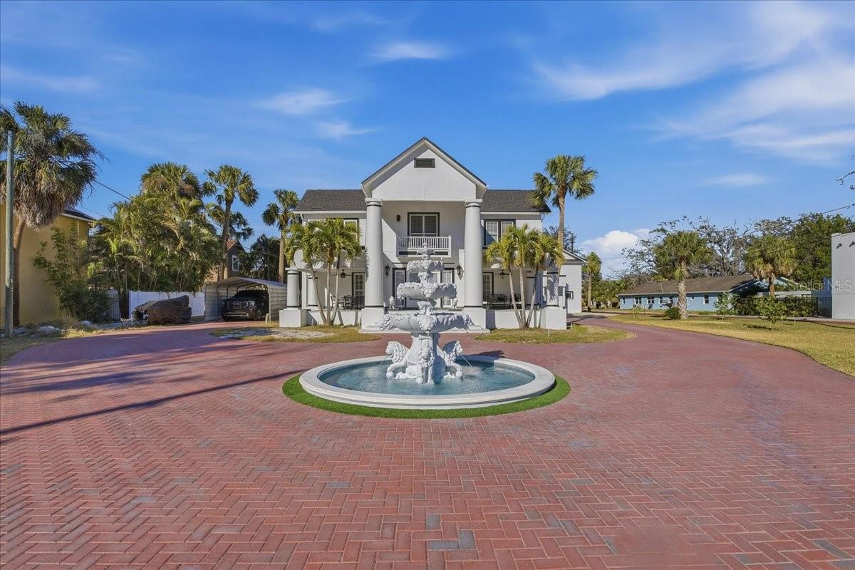 Image 17 of 100 For 208 Spring Boulevard