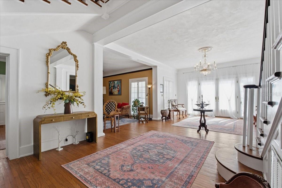 Image 23 of 100 For 208 Spring Boulevard