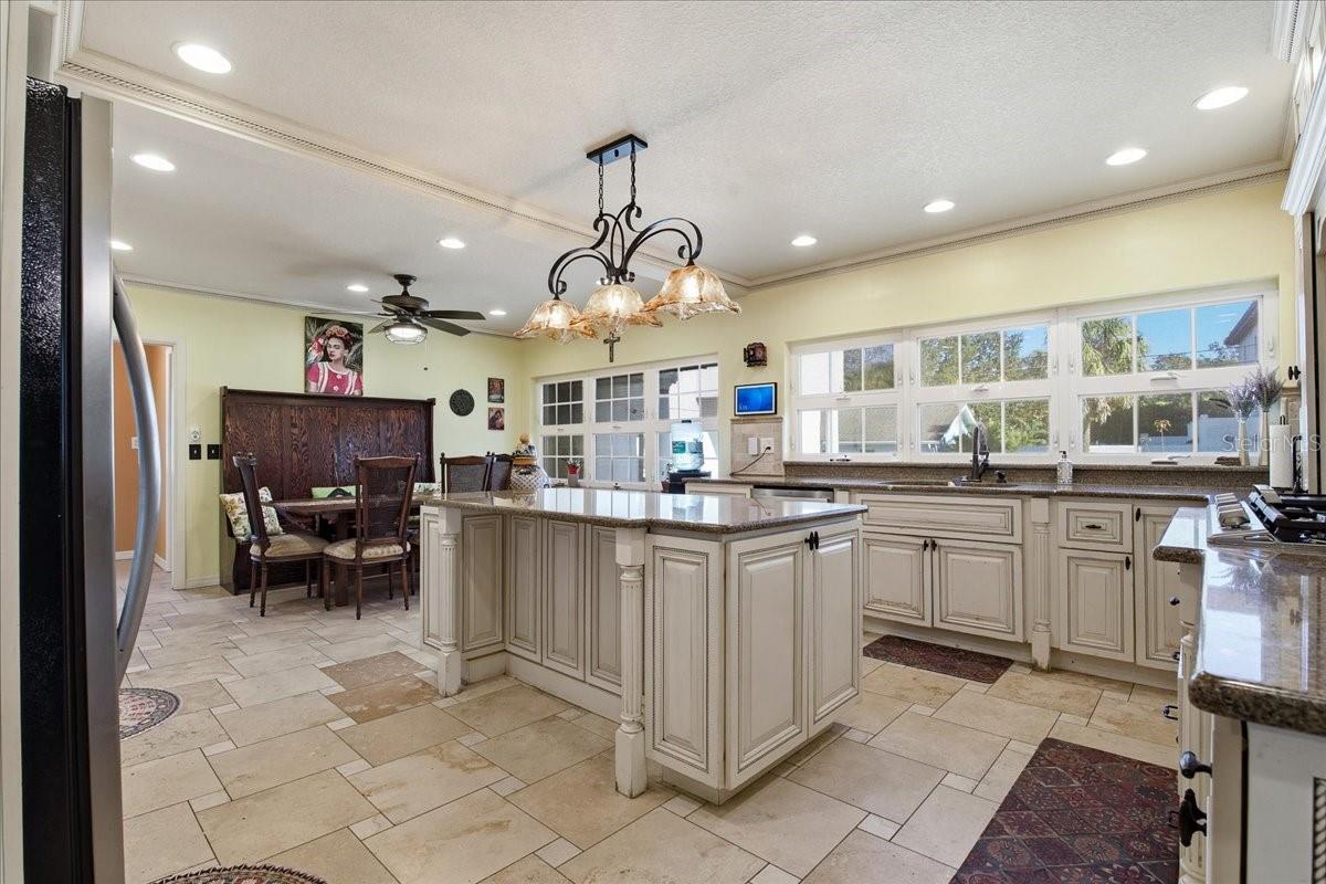 Image 28 of 100 For 208 Spring Boulevard