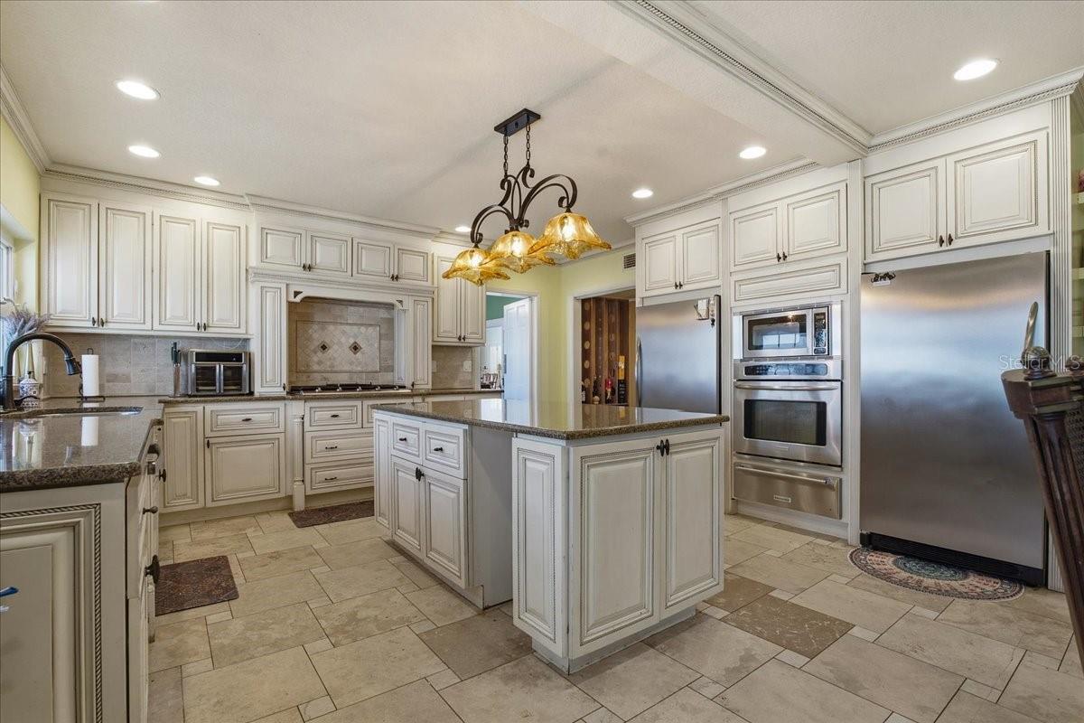 Image 29 of 100 For 208 Spring Boulevard