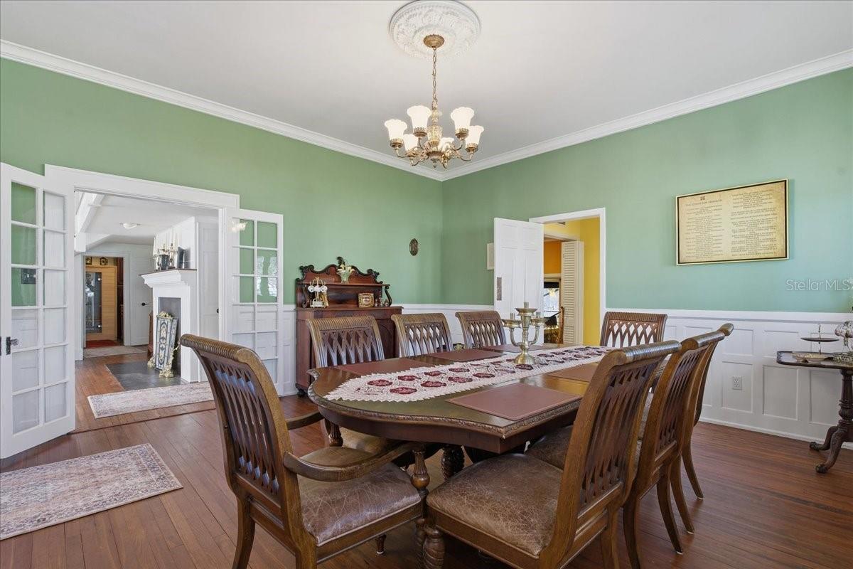 Image 31 of 100 For 208 Spring Boulevard