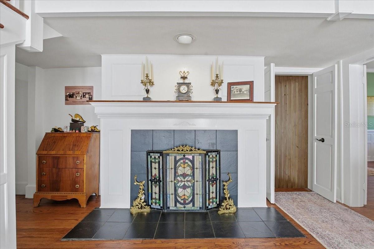 Image 33 of 100 For 208 Spring Boulevard