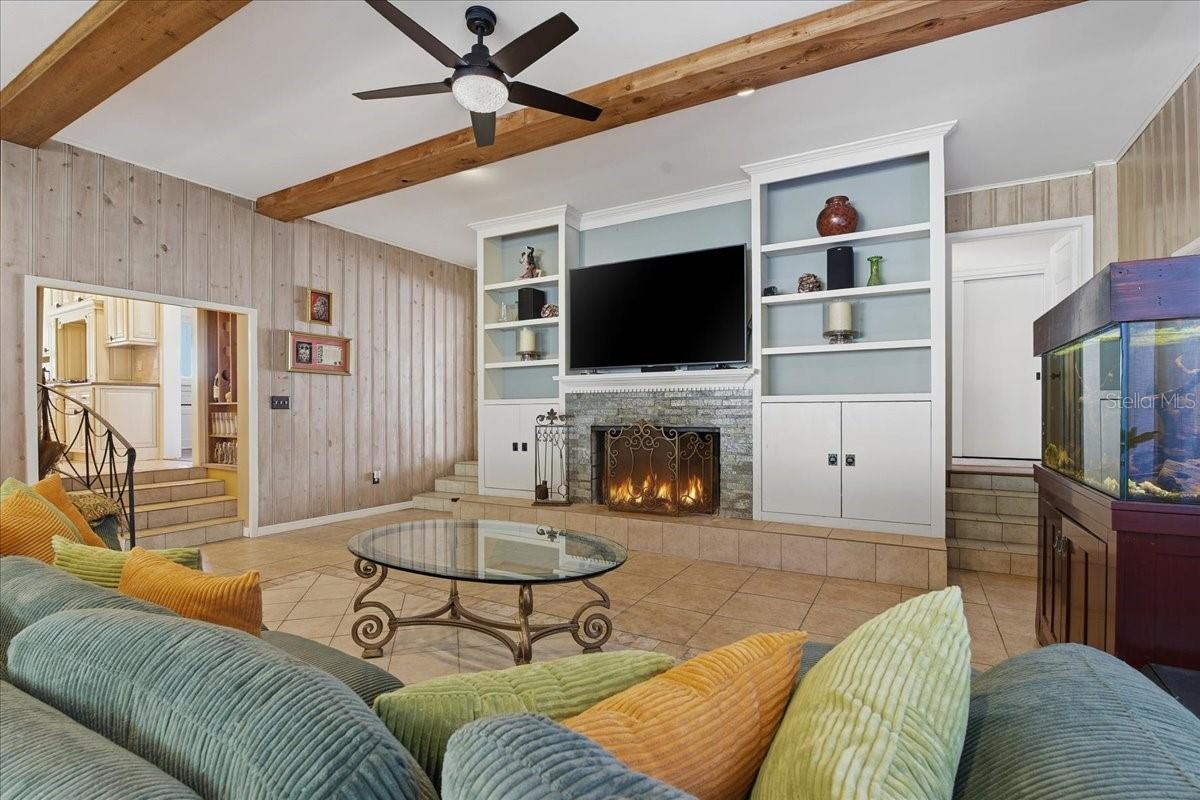 Image 37 of 100 For 208 Spring Boulevard