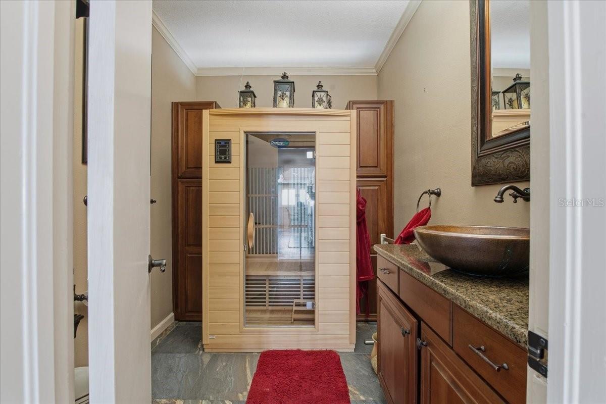 Image 49 of 100 For 208 Spring Boulevard