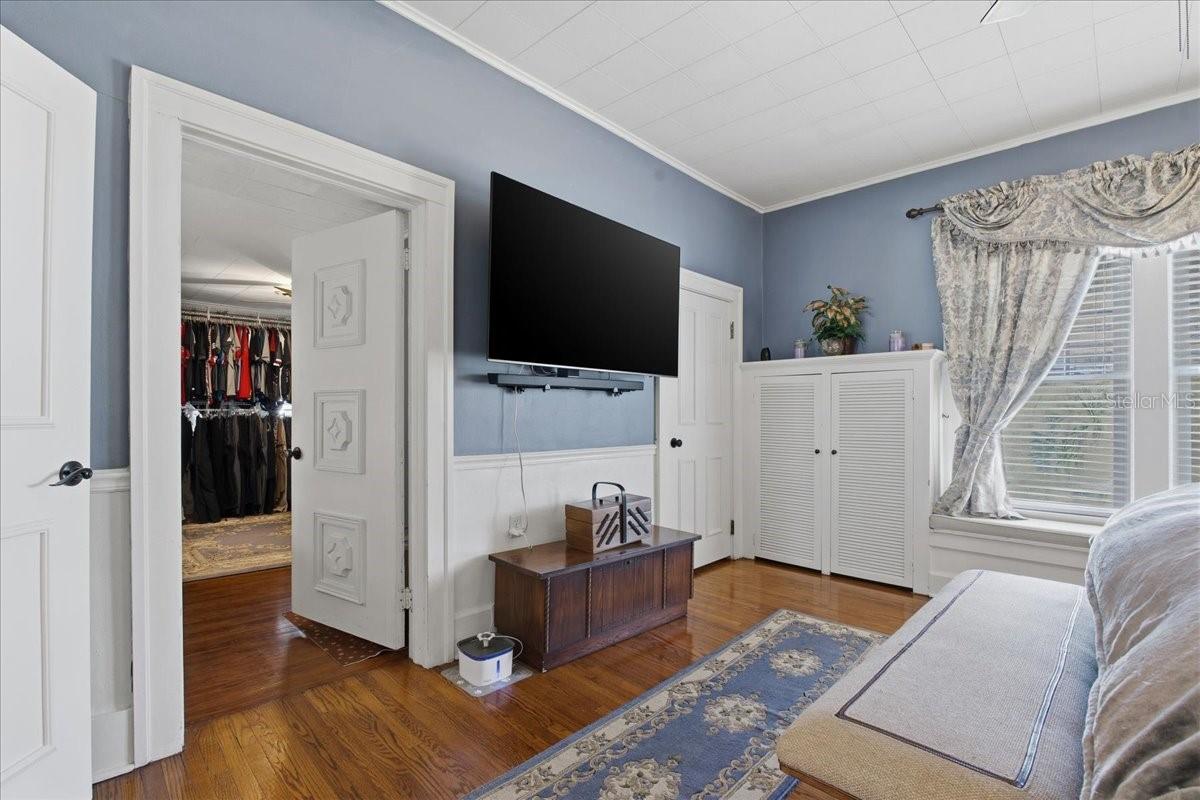 Image 53 of 100 For 208 Spring Boulevard