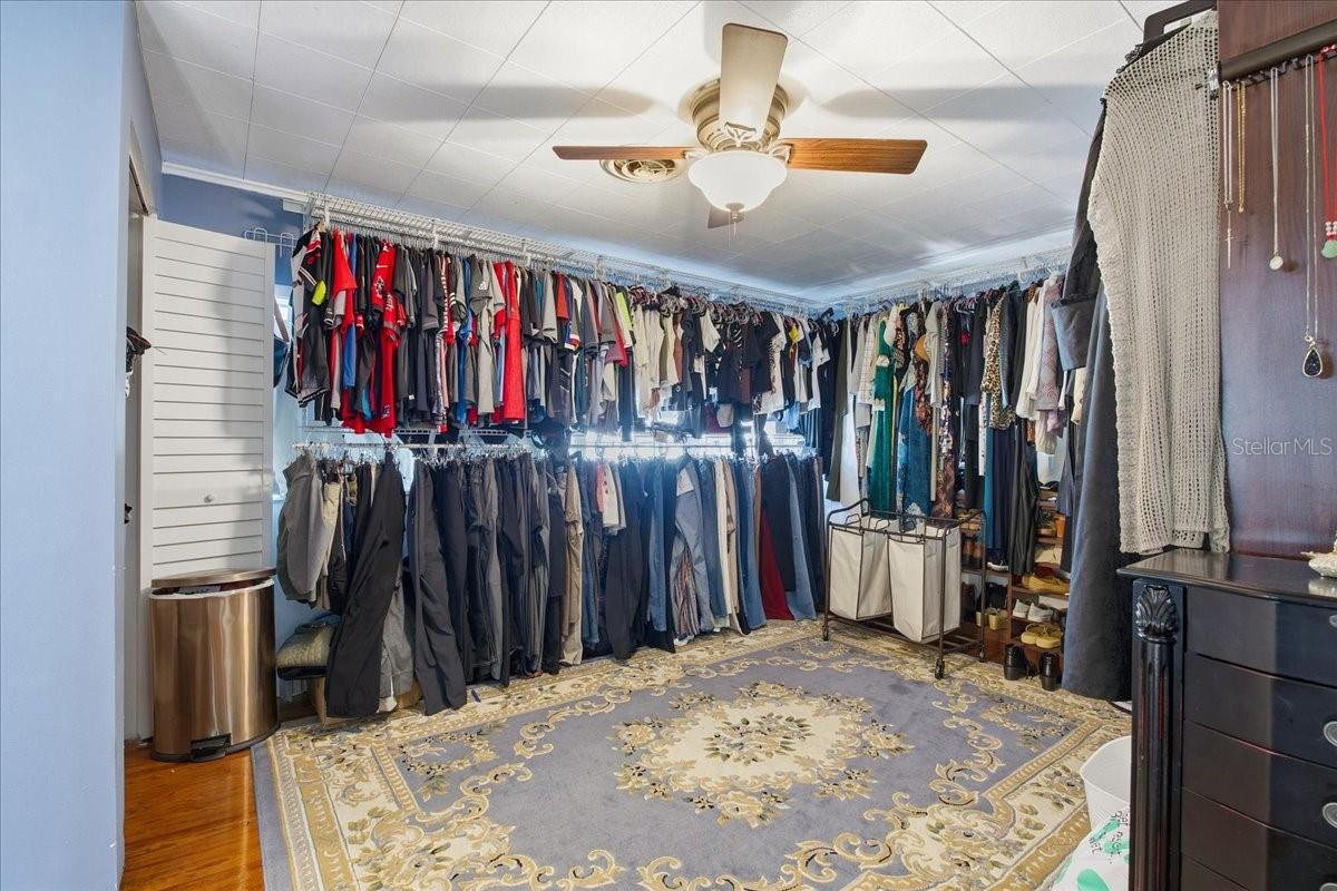 Image 59 of 100 For 208 Spring Boulevard