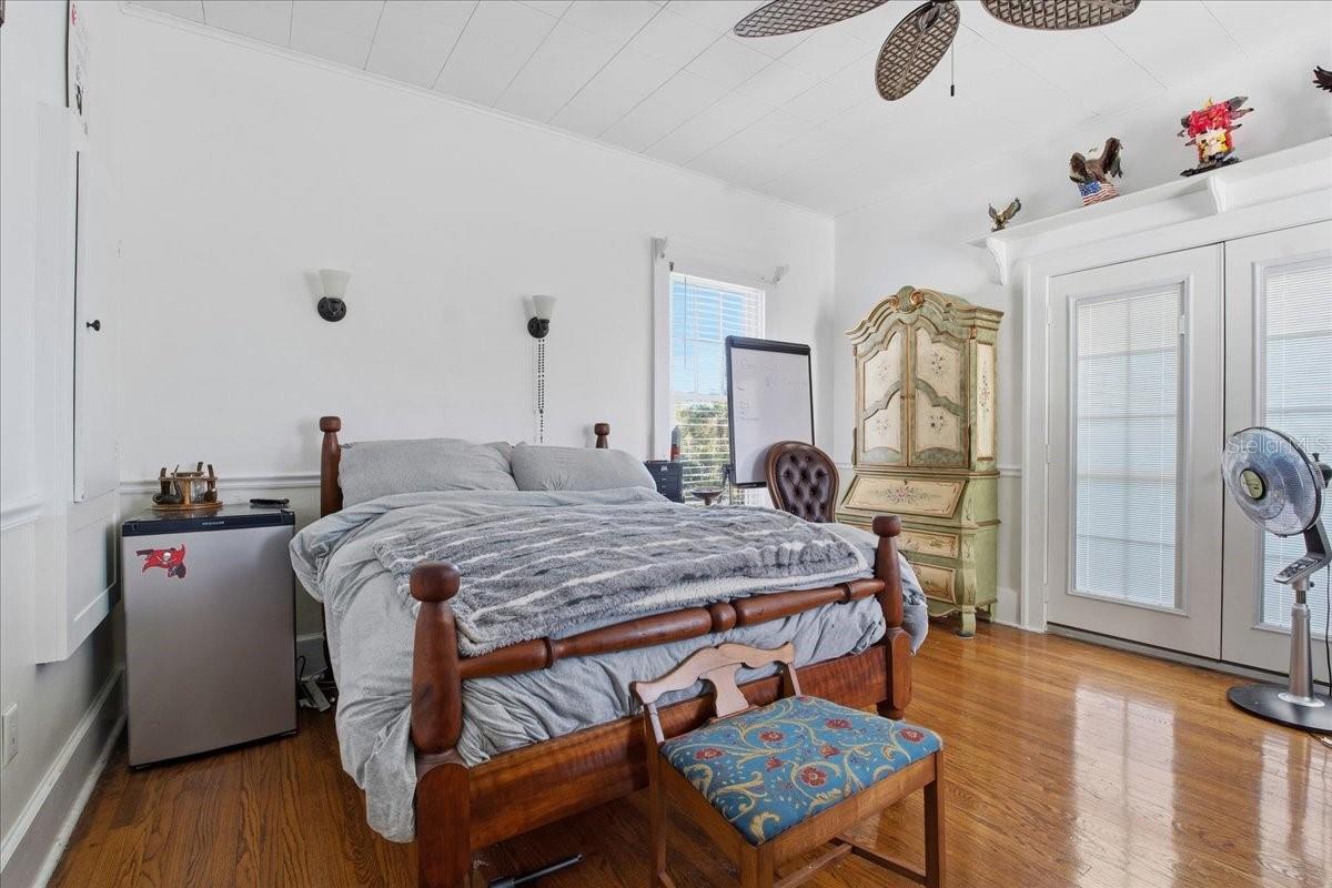 Image 62 of 100 For 208 Spring Boulevard