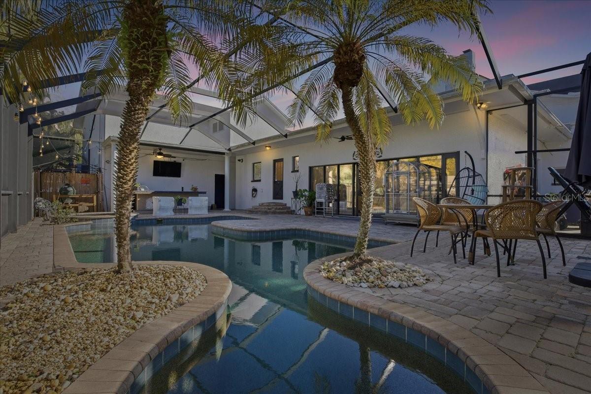 Image 7 of 100 For 208 Spring Boulevard