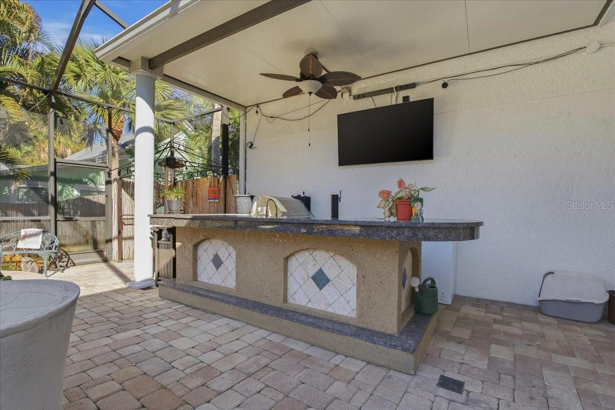 Image 8 of 100 For 208 Spring Boulevard