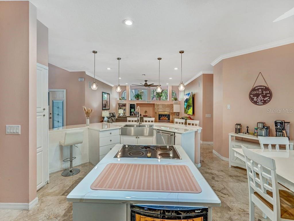 Image 11 of 72 For 8711 Crescent Forest Boulevard