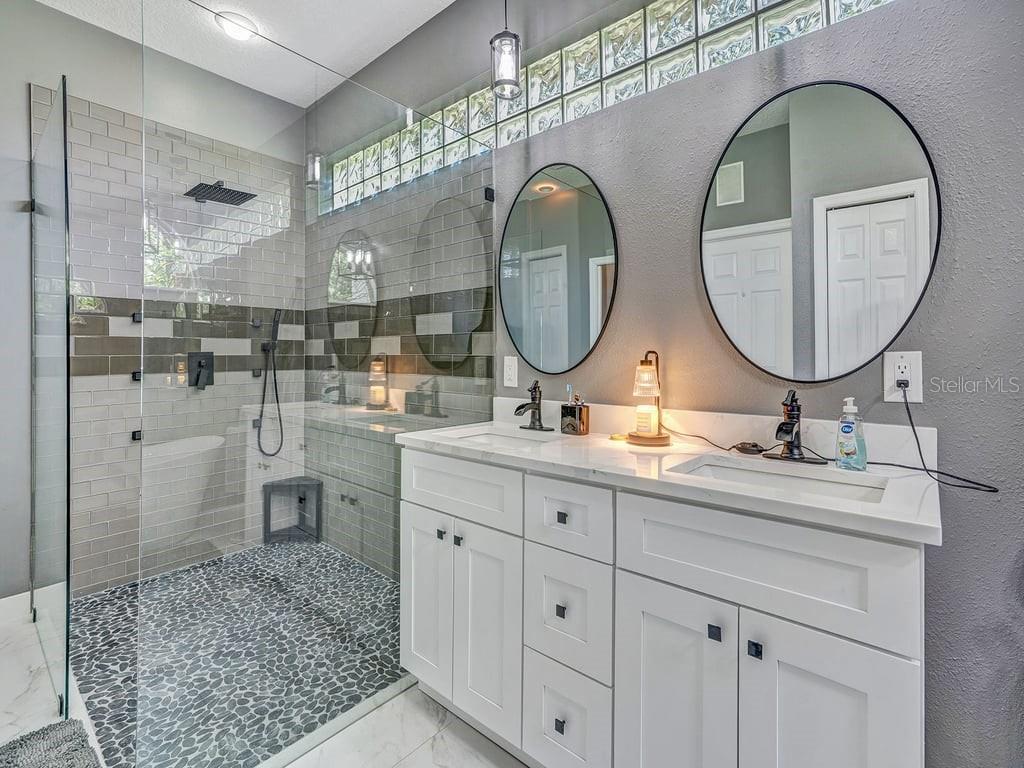 Image 25 of 72 For 8711 Crescent Forest Boulevard