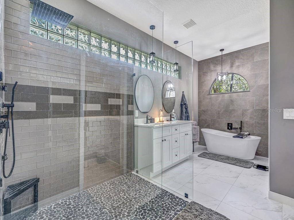 Image 26 of 72 For 8711 Crescent Forest Boulevard