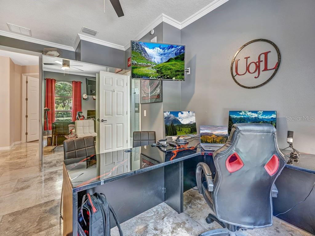 Image 33 of 72 For 8711 Crescent Forest Boulevard