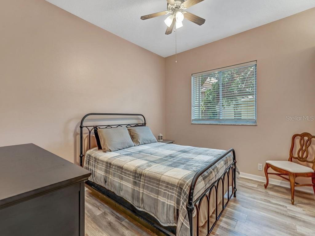 Image 34 of 72 For 8711 Crescent Forest Boulevard