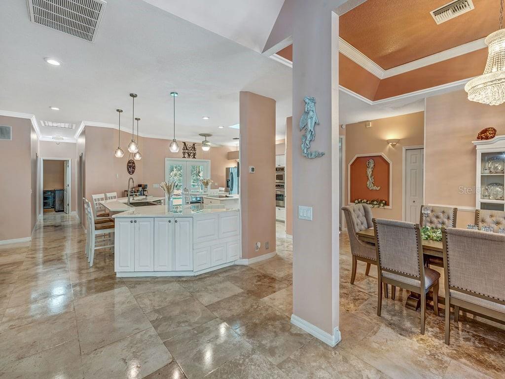 Image 4 of 72 For 8711 Crescent Forest Boulevard