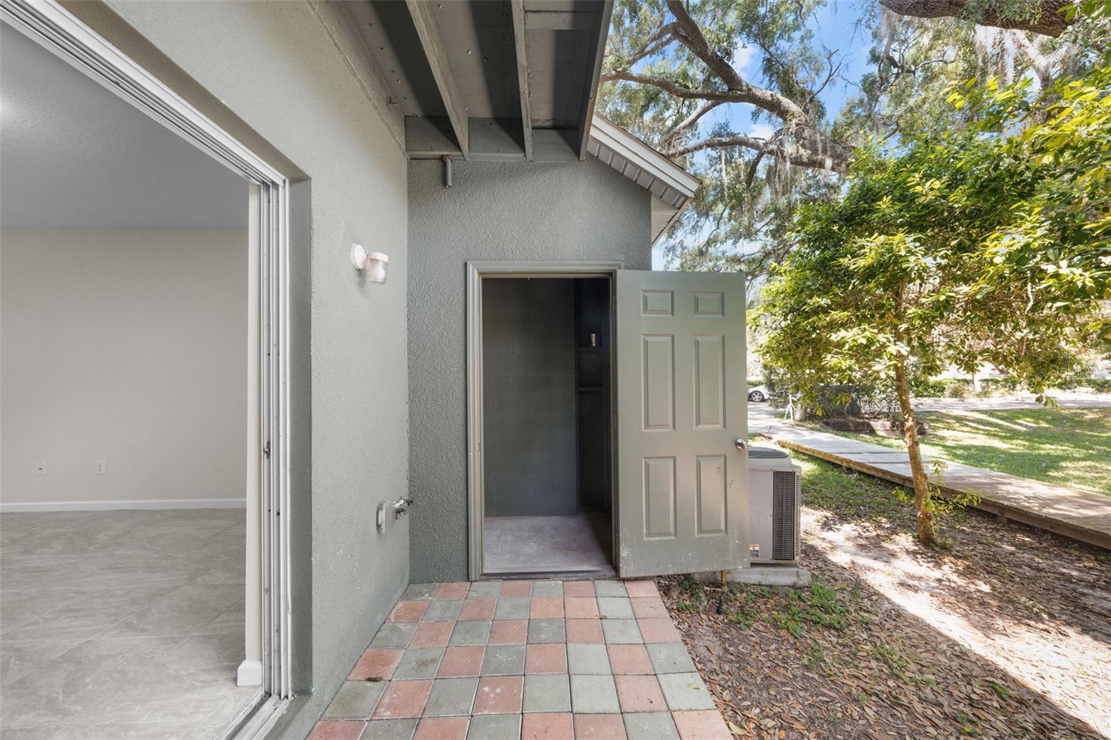 Image 15 of 39 For 5842 Nature Terrace Cove