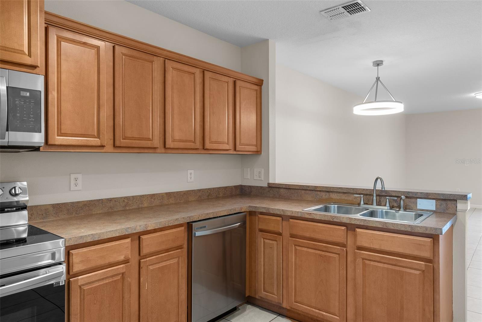 Image 6 of 39 For 5842 Nature Terrace Cove