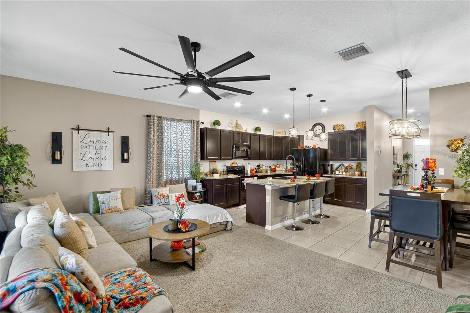 Listing photo id 13 for 8647 Falling Blue Place