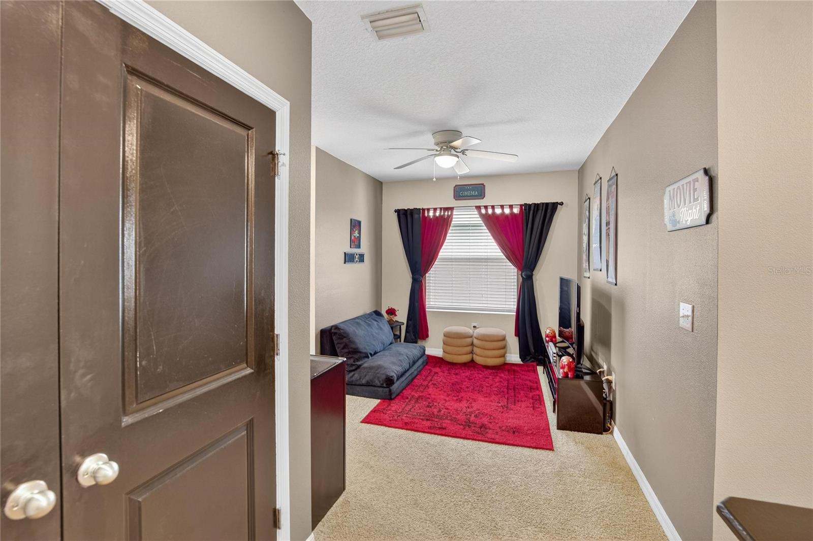 Listing photo id 17 for 8647 Falling Blue Place