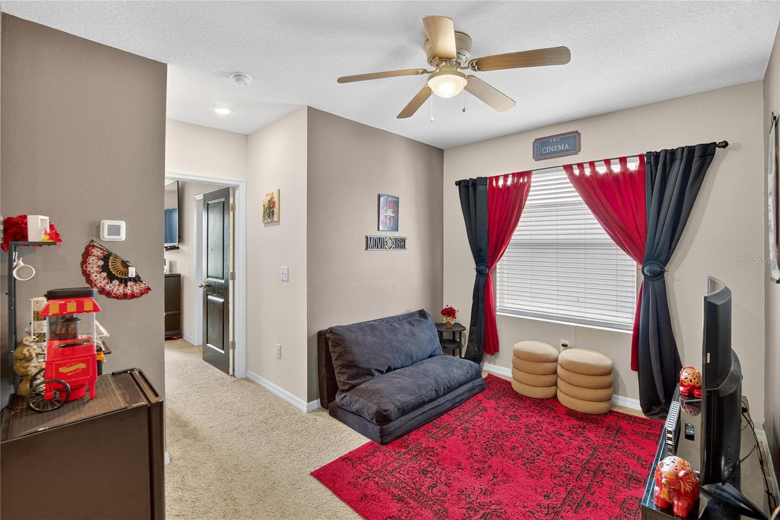 Listing photo id 18 for 8647 Falling Blue Place