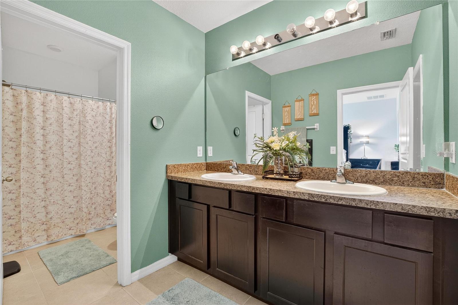 Listing photo id 25 for 8647 Falling Blue Place