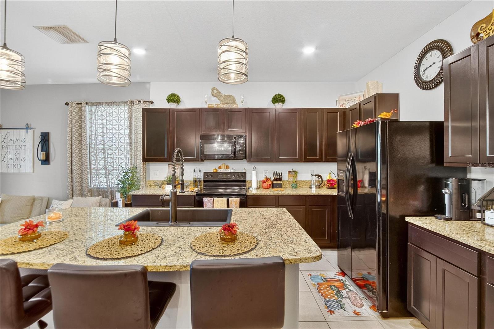 Listing photo id 6 for 8647 Falling Blue Place