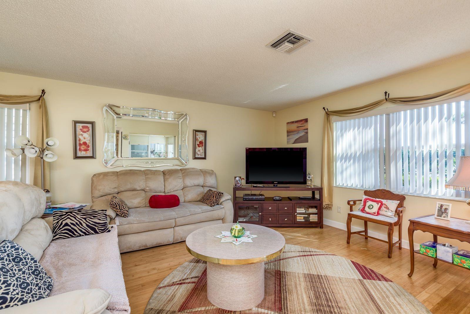 Image 7 of 29 For 3413 Rochelle Court