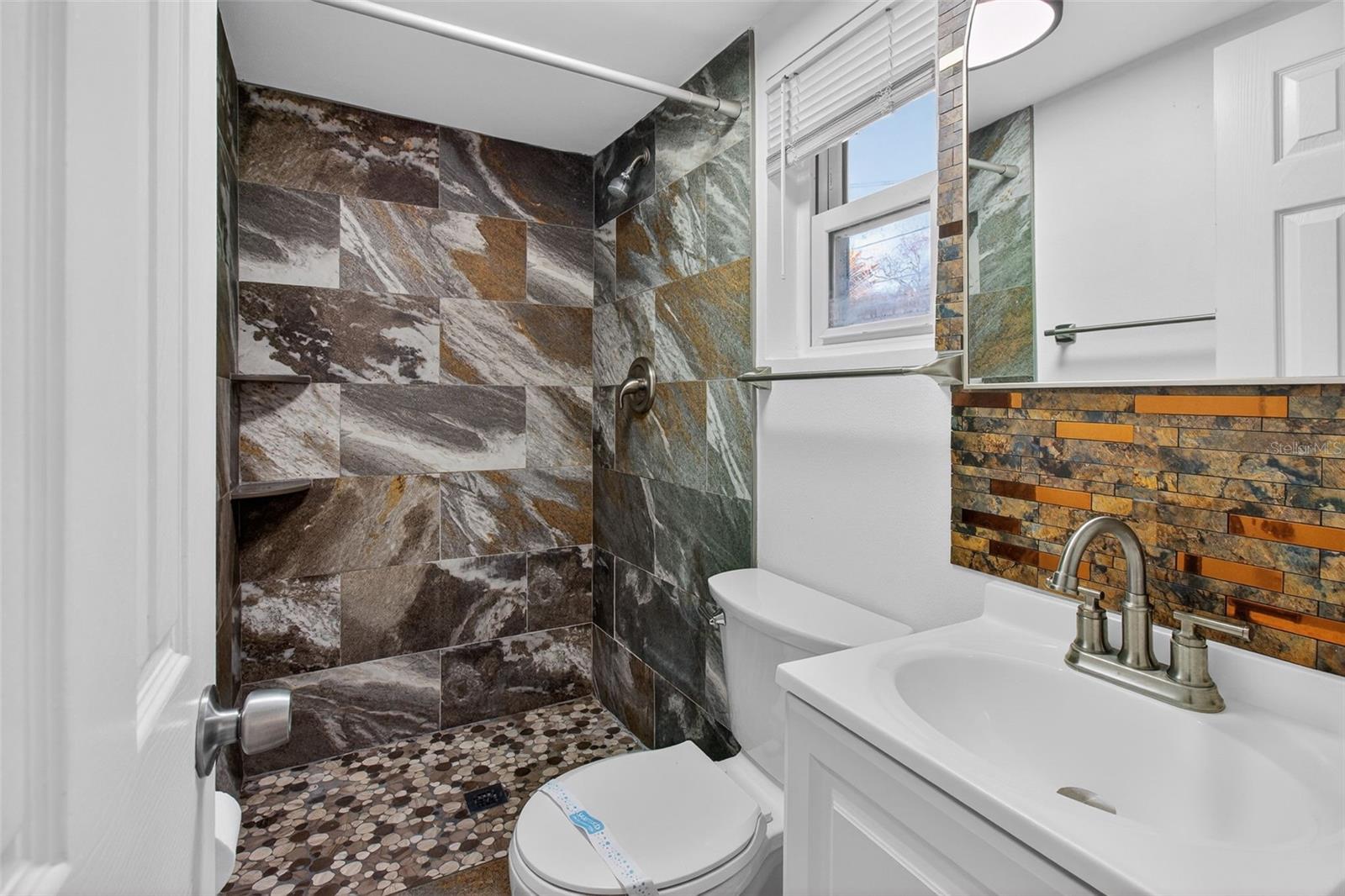 Image 18 of 43 For 1331 Milton Street