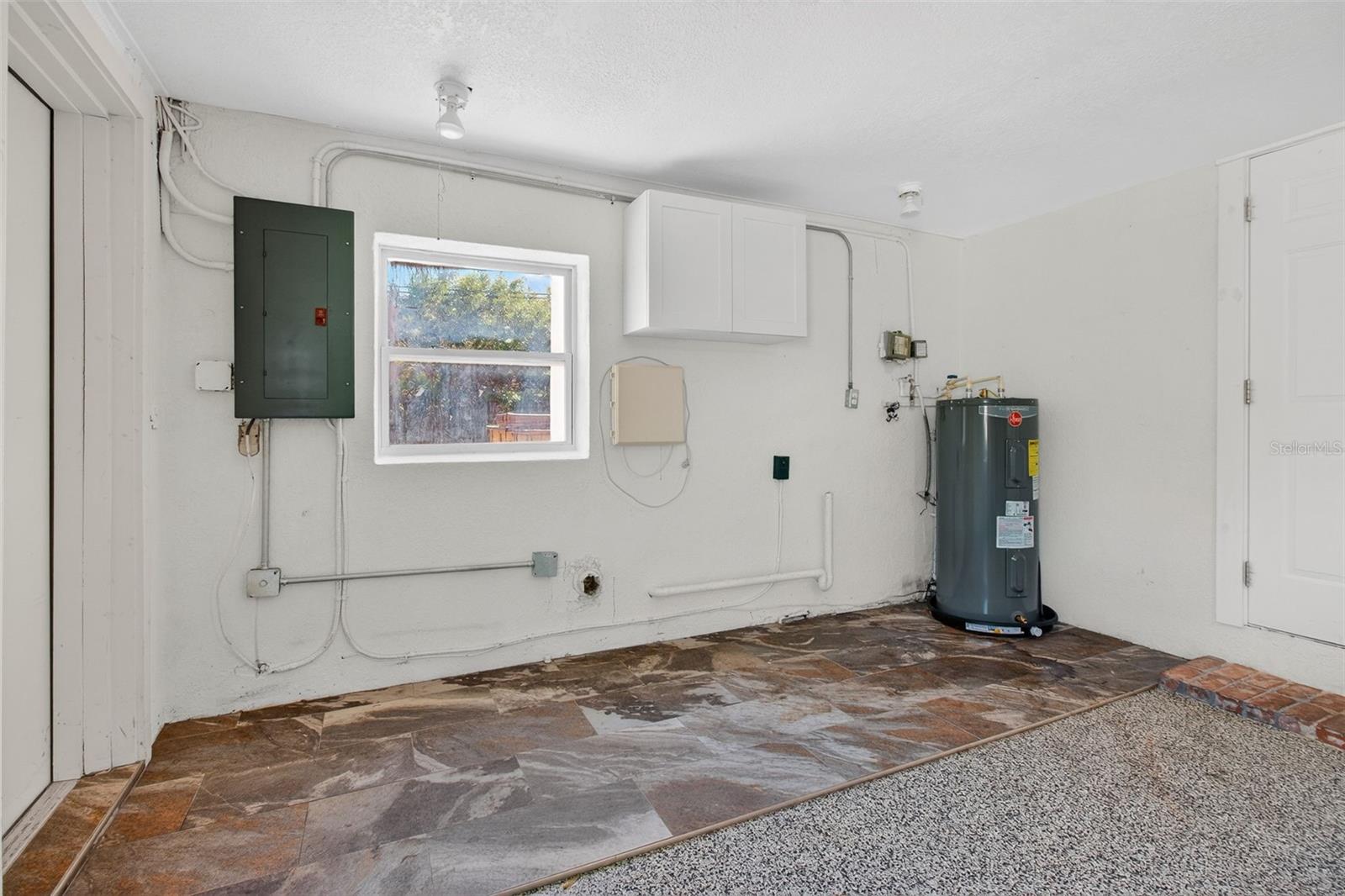 Image 32 of 43 For 1331 Milton Street