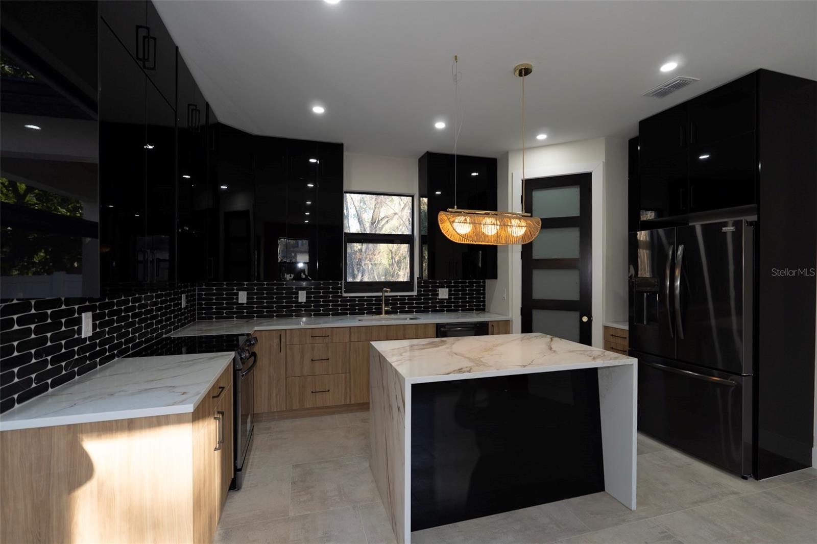 Image 22 of 50 For 7609 Amherst Street