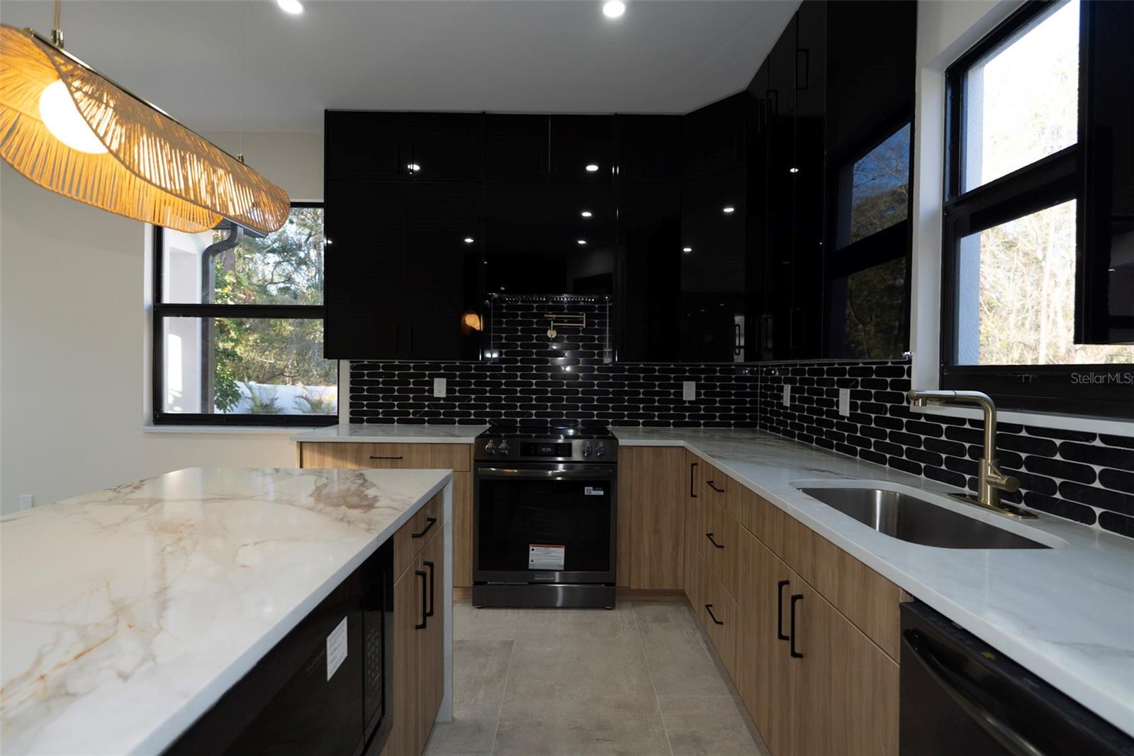 Image 24 of 50 For 7609 Amherst Street