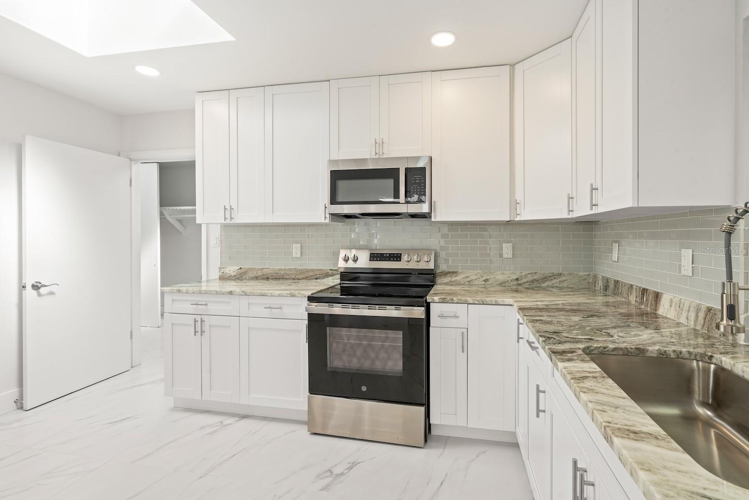 Image 11 of 50 For 1545 Bonair Street