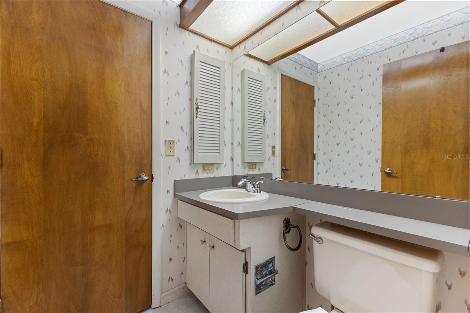 Image 22 of 31 For 2700 Sedgefield Court E