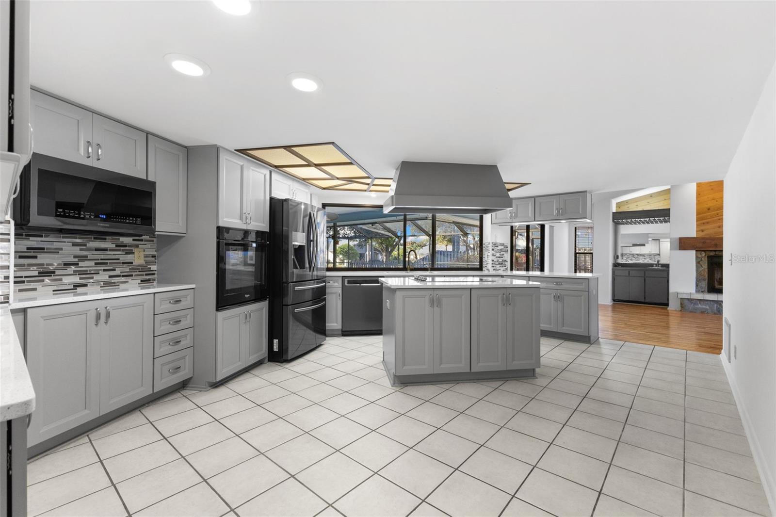 Image 9 of 31 For 2700 Sedgefield Court E