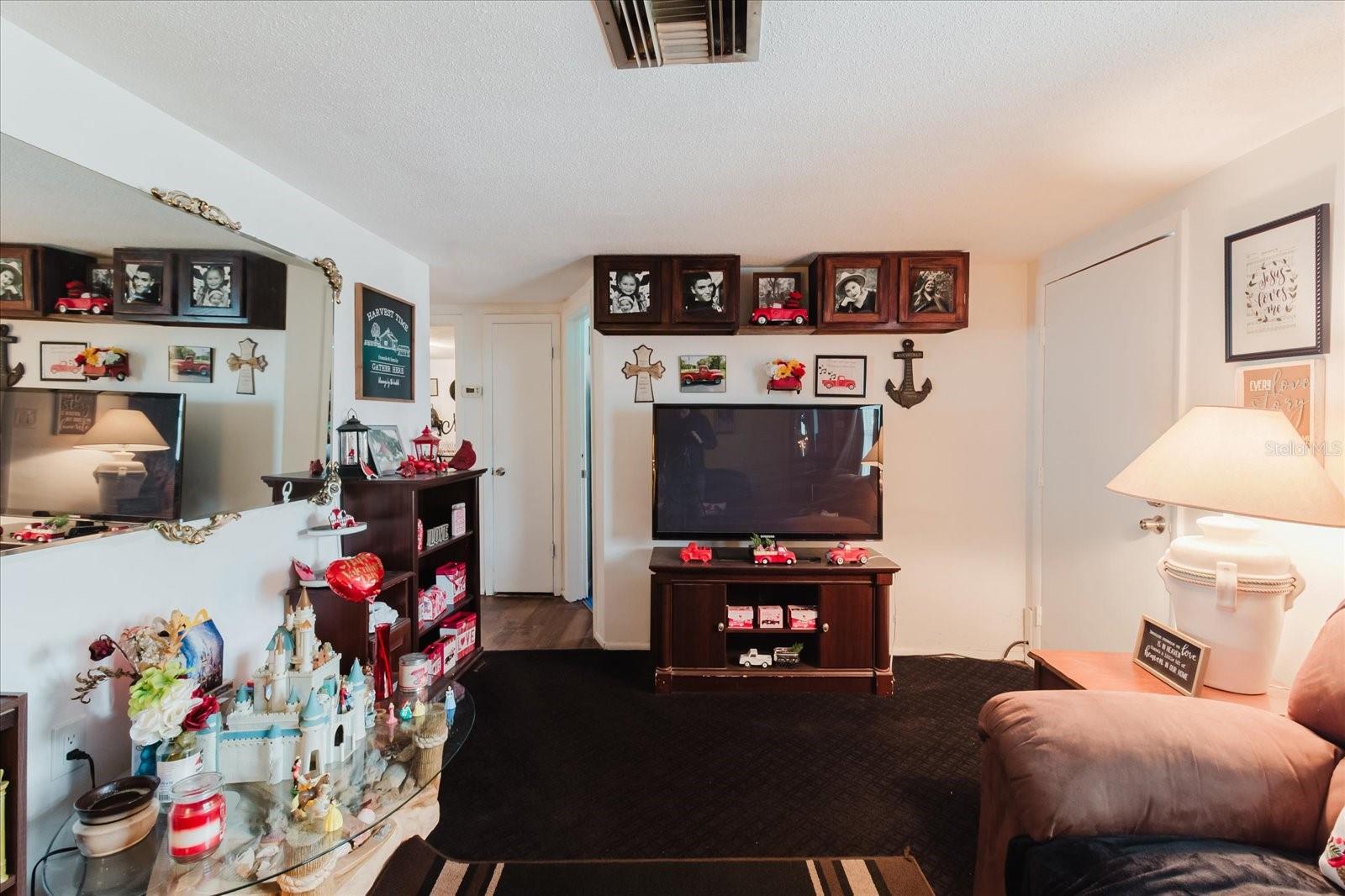 Image 16 of 78 For 9731 Rainbow Lane