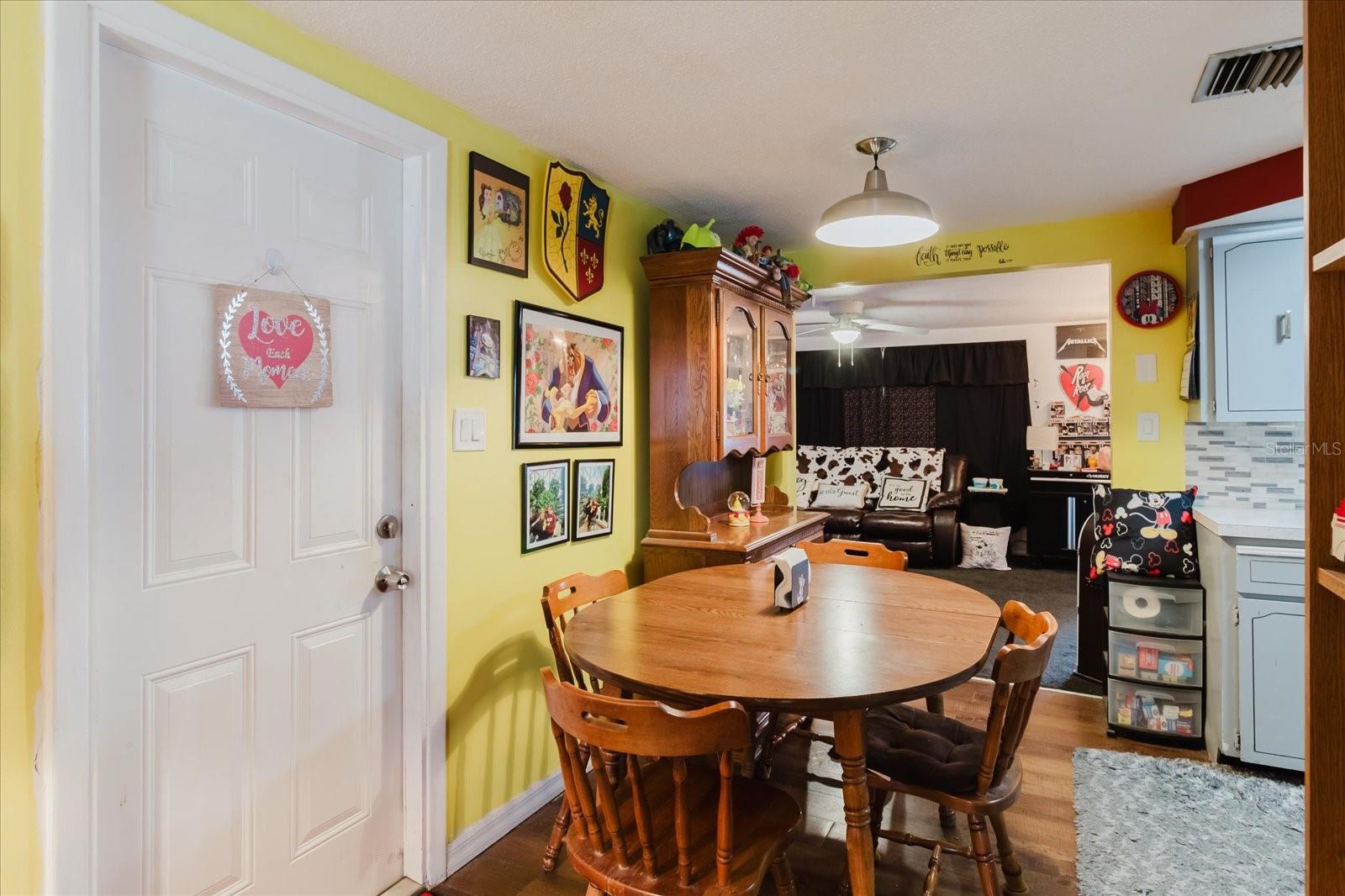 Image 22 of 78 For 9731 Rainbow Lane