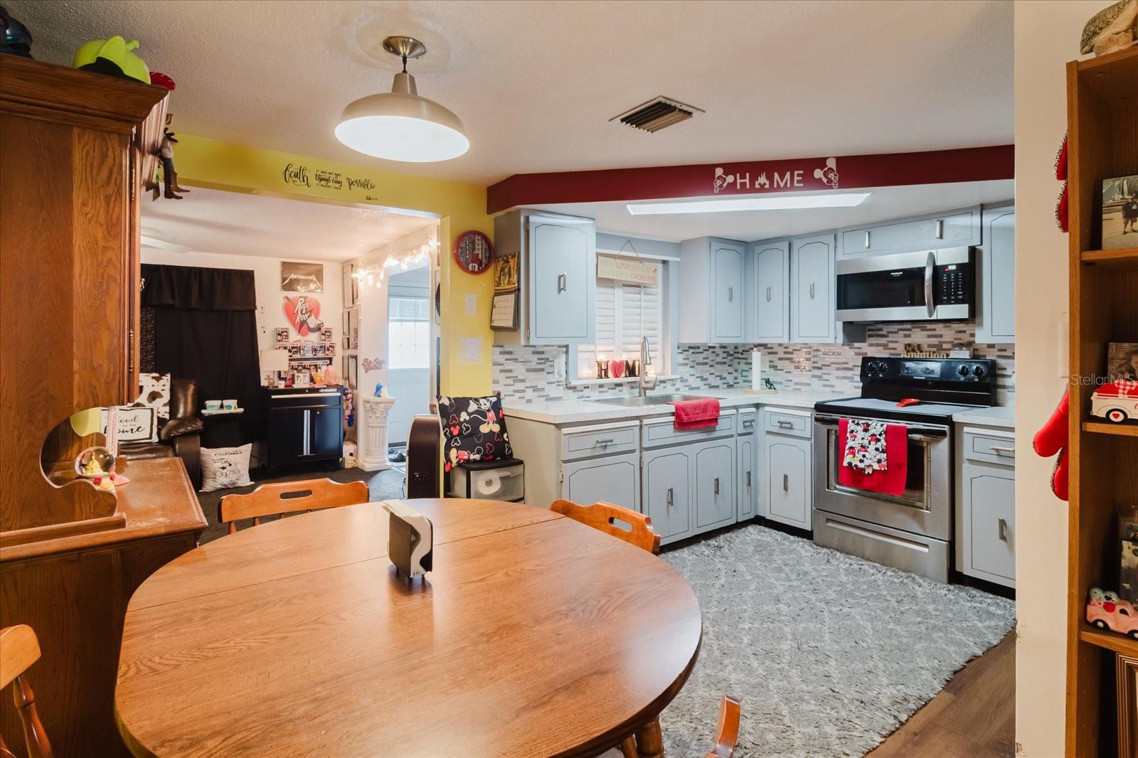 Image 23 of 78 For 9731 Rainbow Lane