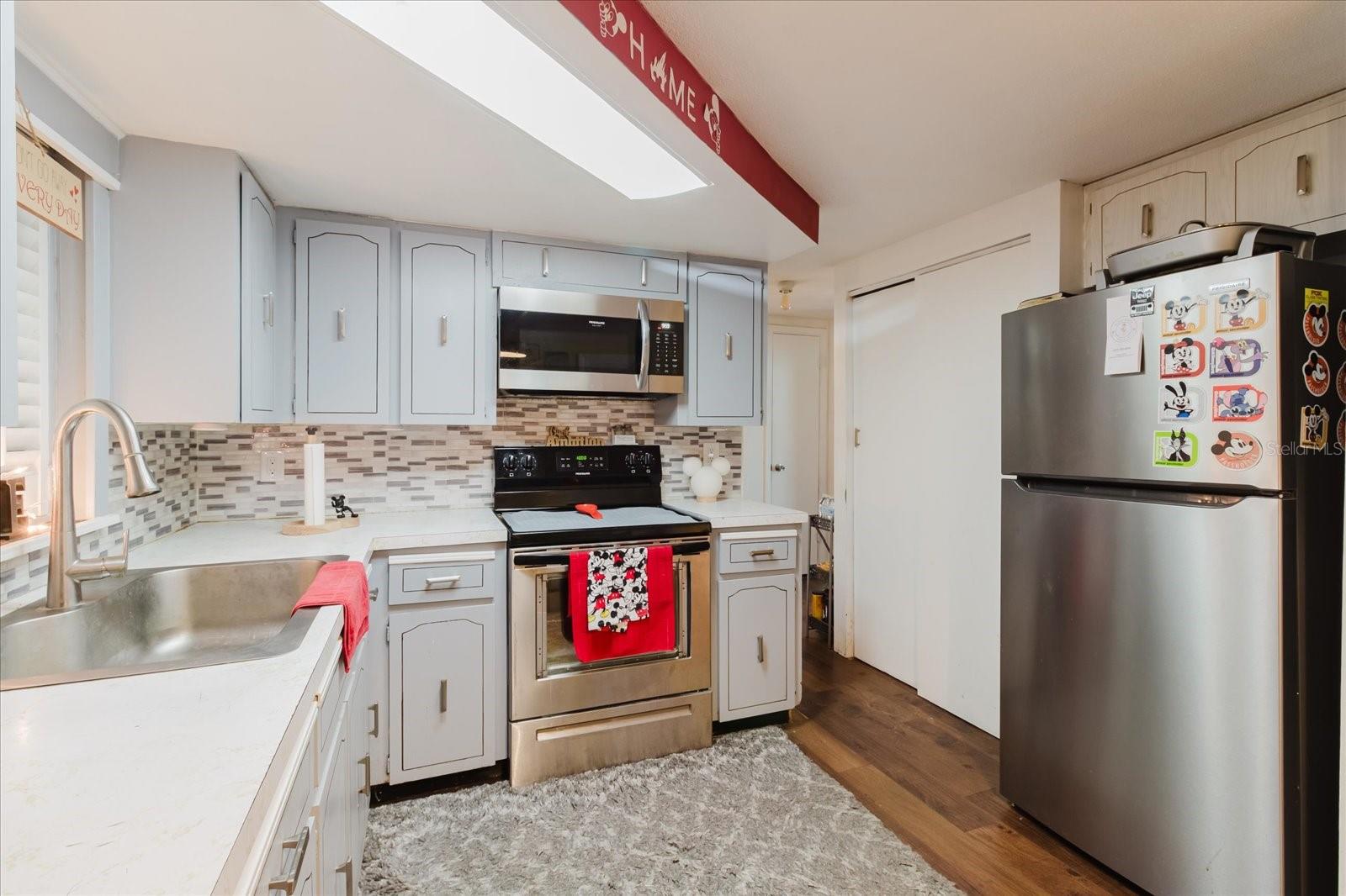 Image 26 of 78 For 9731 Rainbow Lane