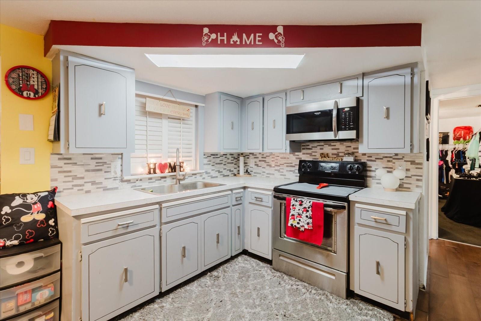 Image 28 of 78 For 9731 Rainbow Lane