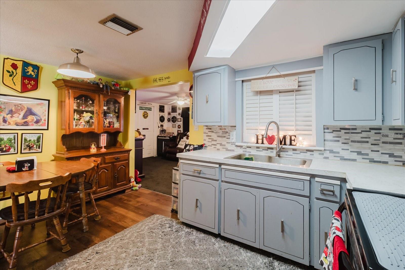 Image 31 of 78 For 9731 Rainbow Lane