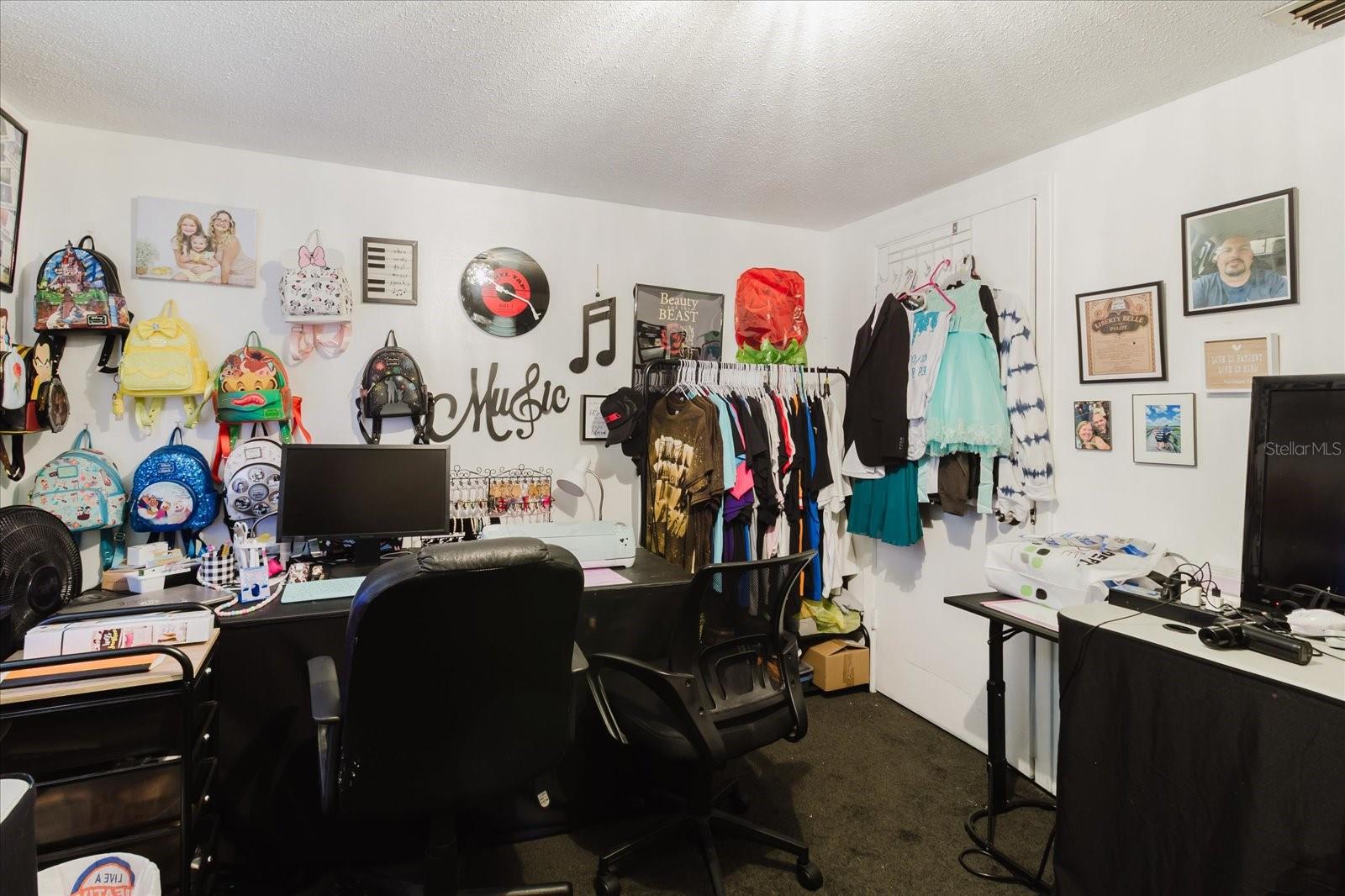 Image 46 of 78 For 9731 Rainbow Lane