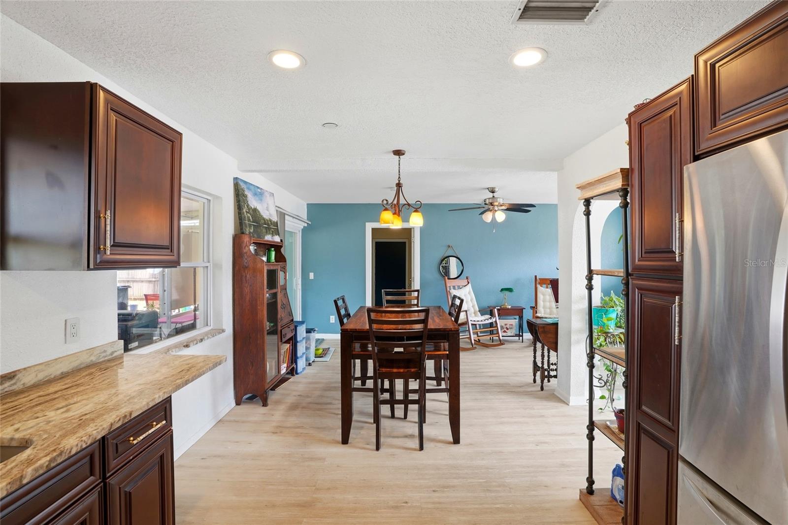 Image 10 of 40 For 2601 Oakwood Drive