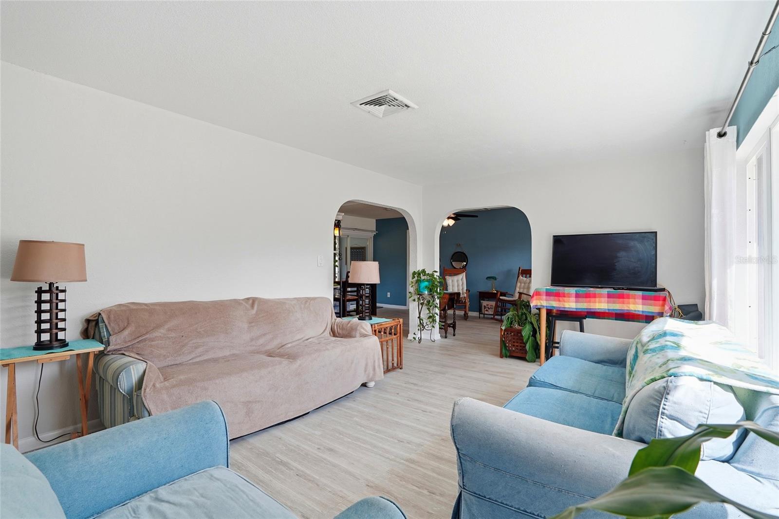 Image 15 of 40 For 2601 Oakwood Drive