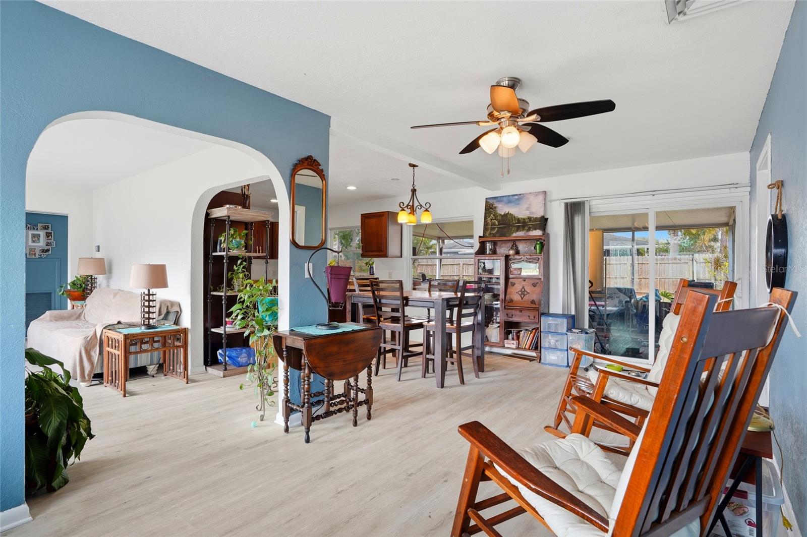 Image 5 of 40 For 2601 Oakwood Drive