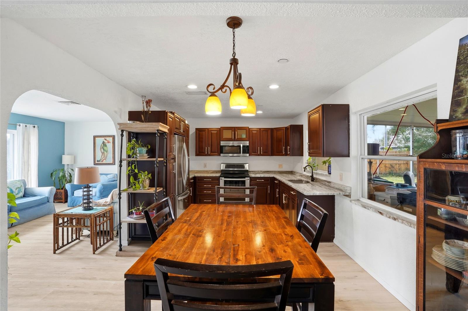 Image 7 of 40 For 2601 Oakwood Drive