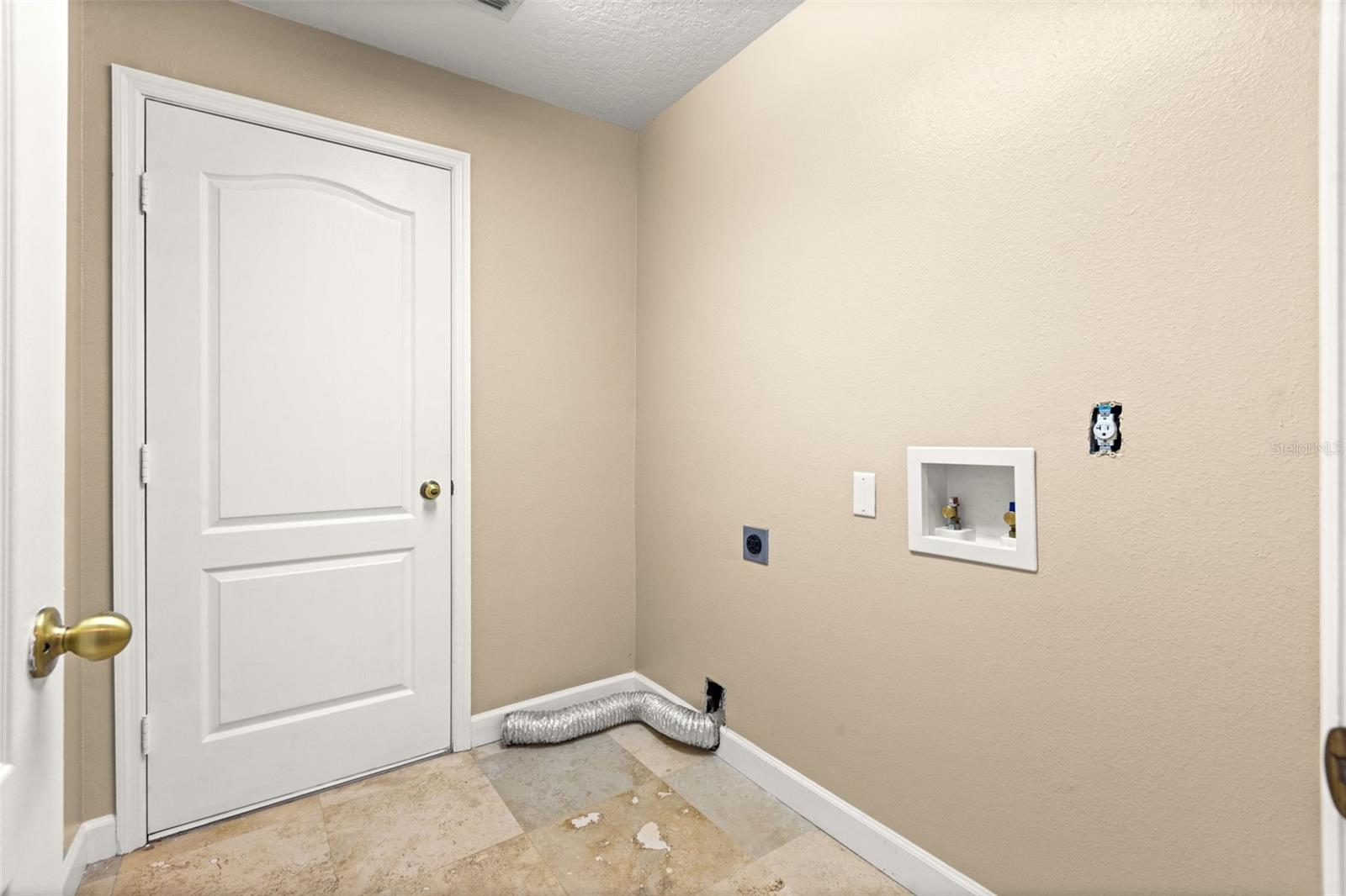 Image 18 of 43 For 1525 Crooked Stick Drive