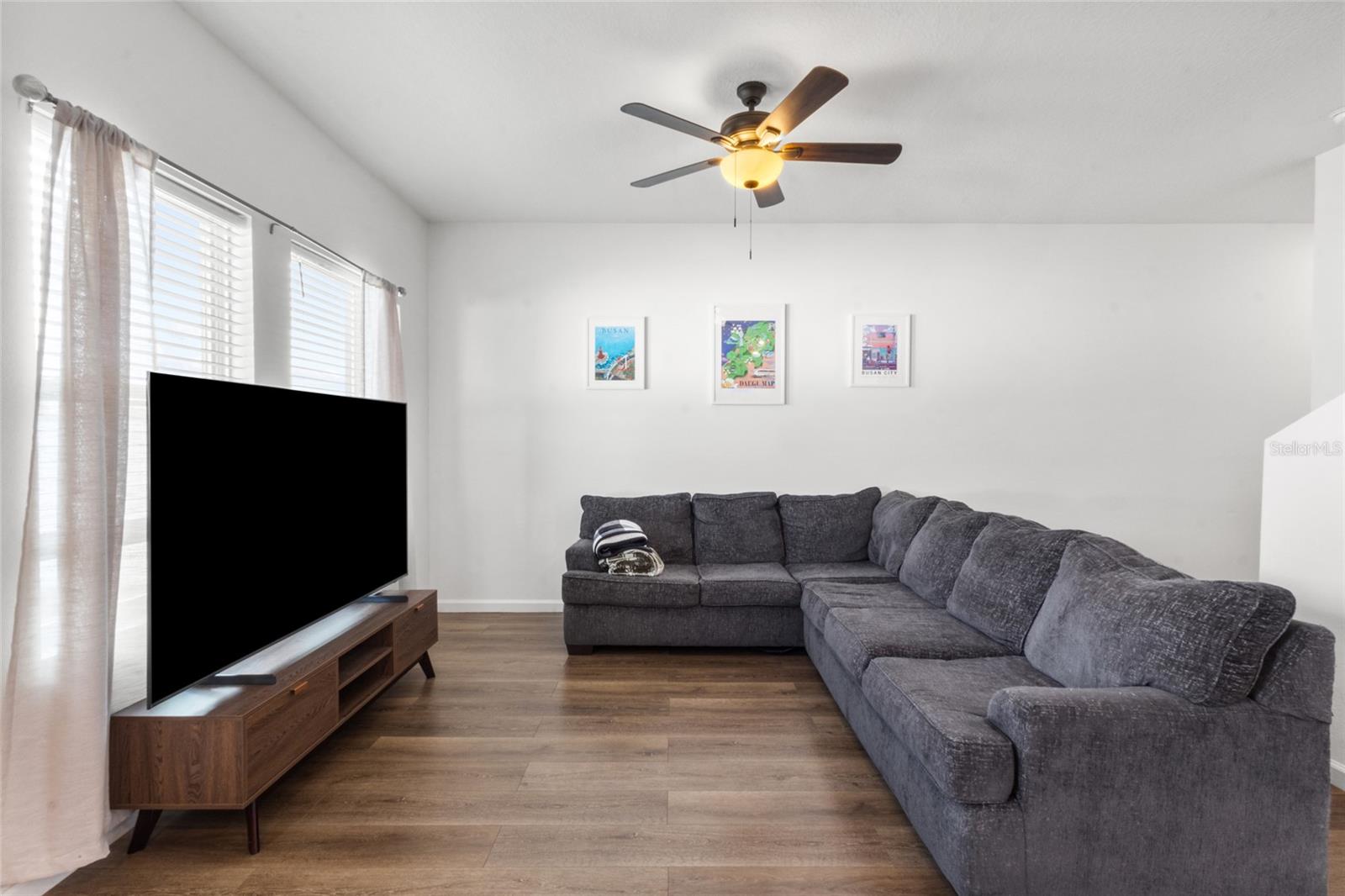 Image 12 of 29 For 831 Sunlit Coral Street