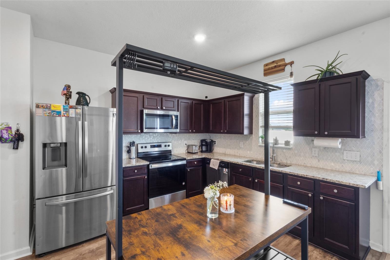 Image 7 of 29 For 831 Sunlit Coral Street